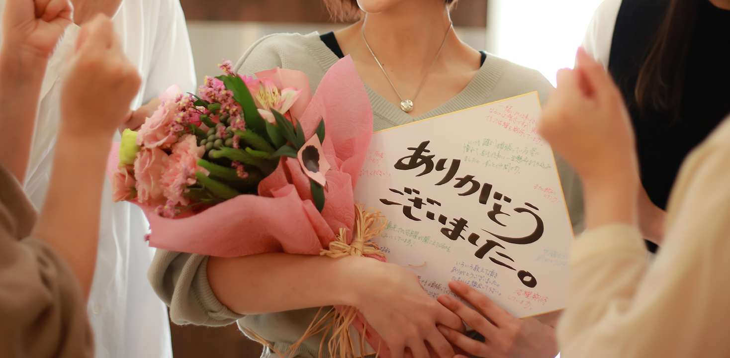 楽天市場 寄せ書き色紙 色紙 寄せ書き カード 大人数 メッセージカード 卒業 お別れ 退職 転勤 送別会 手紙 メッセージ ギフト プレゼント誕生日 お祝い サプライズ イベント 可愛い ポップアップ 飛び出す とびだすひとこと色紙 : ココチのくらし雑貨店