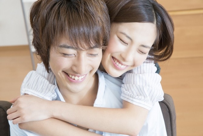 抱きしめるのは愛情表現？男女がハグしたくなる瞬間やしてほしいハグ - CanCam.jp キャンキャン