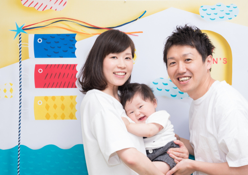 おしゃれな家族写真を撮影して2024年の年賀状を作ろう!!千葉で人気のフォトスタジオライフスタジオ市川店 - ライフスタジオ市川店千葉県 市川市写真スタジオ