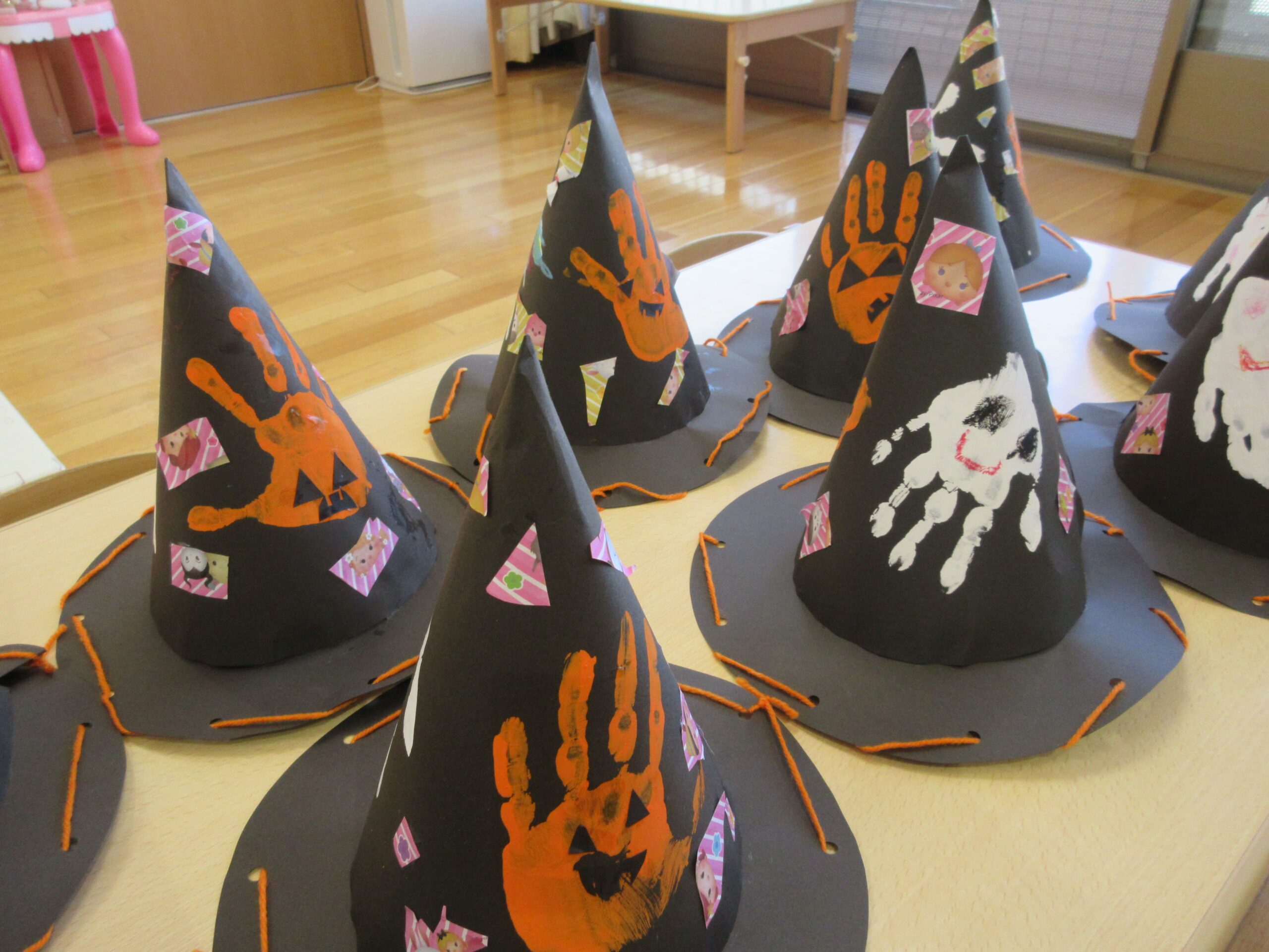 ハロウィン 製作 保育」のアイデア 37 件ハロウィン 製作 保育, ハロウィンの飾り付け, ハロウィンの飾り付けアイデア