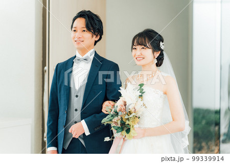 新婦入場前、サプライズで, 