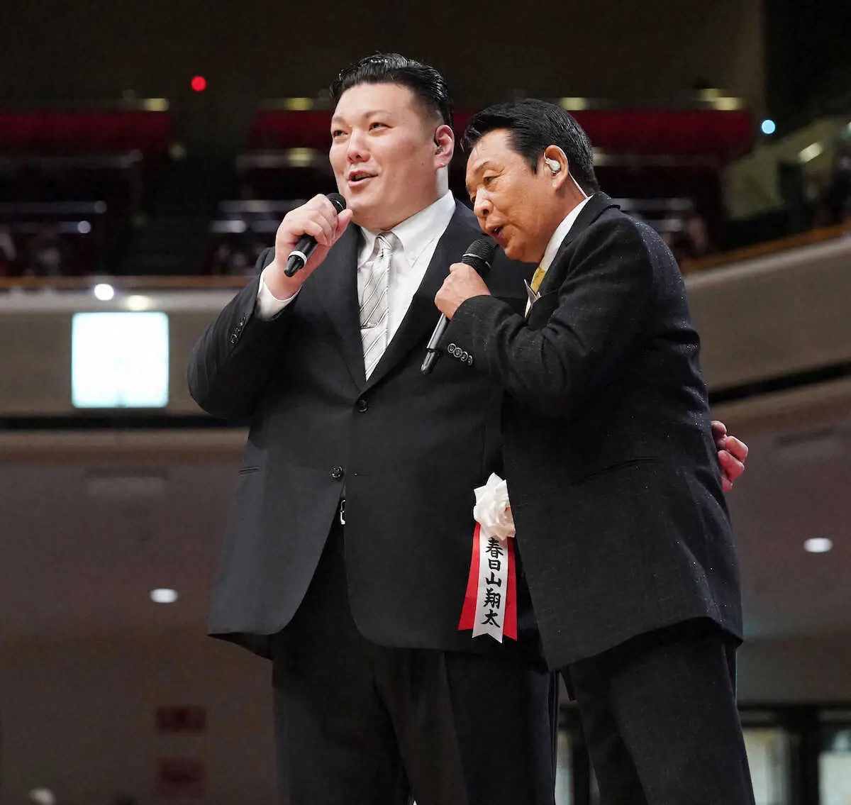 りおんとまおさんの結婚式🌹 最初から最後まで１日中本当に最高で感無量って言葉はこうゆう時に使うんだろうなって 本当におめでとうございます🤝🎉受付しながら手汗ビッショリだった小出