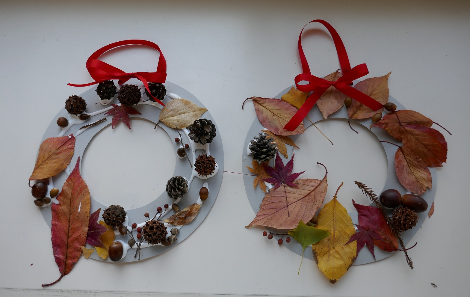 どんぐりや松ぼっくりのクリスマスリースせいさくっと