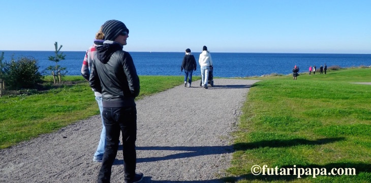 今日はタカの35歳の誕生日を家族👨‍👨‍👧で過ごしました🎂ご飯の支度まで手が回らないので今回はKFCとケーキを買ってお祝いしました✨ゲイゲイカップルゲイ夫夫 ゲイファミリー パパ2人 お誕生日 虹色家族 同性愛 同性婚 lgbtloveislovelgbtqgaygaycouple
