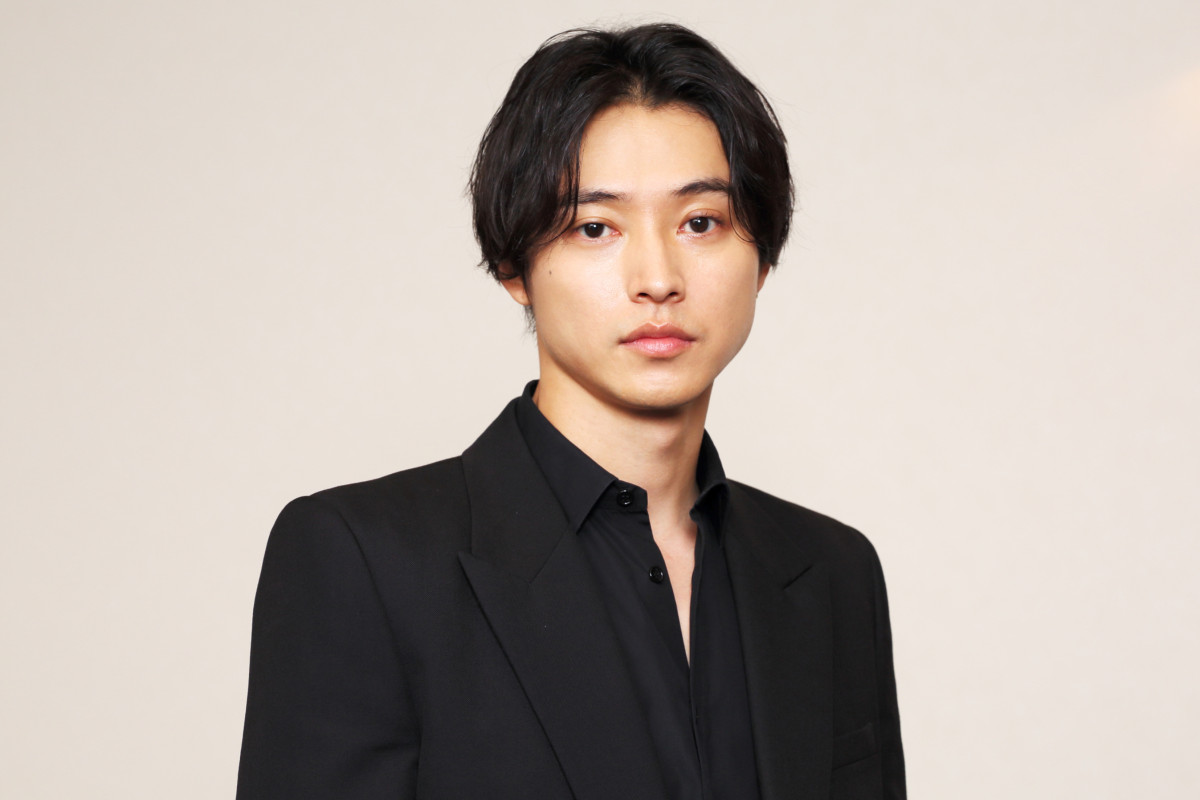 関ジャニ∞横山裕：映画「累-かさね-」でラブシーン 土屋太鳳＆芳根京子から“愛される男”に - 毎日キレイ