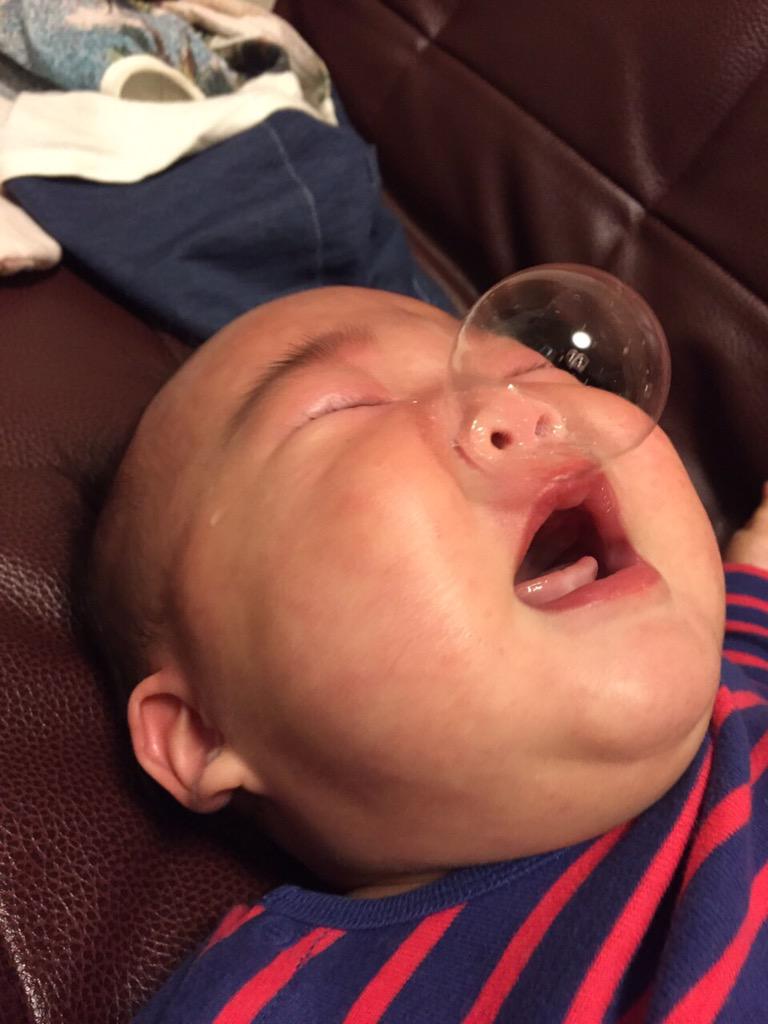 Photo Stock おどけた 変顔 少年 子供 笑う １歳児Adobe Stock