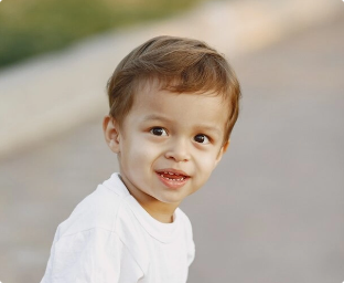 無料 子供の顔予想アプリ・サイトAIで赤ちゃんの顔を予測する方法