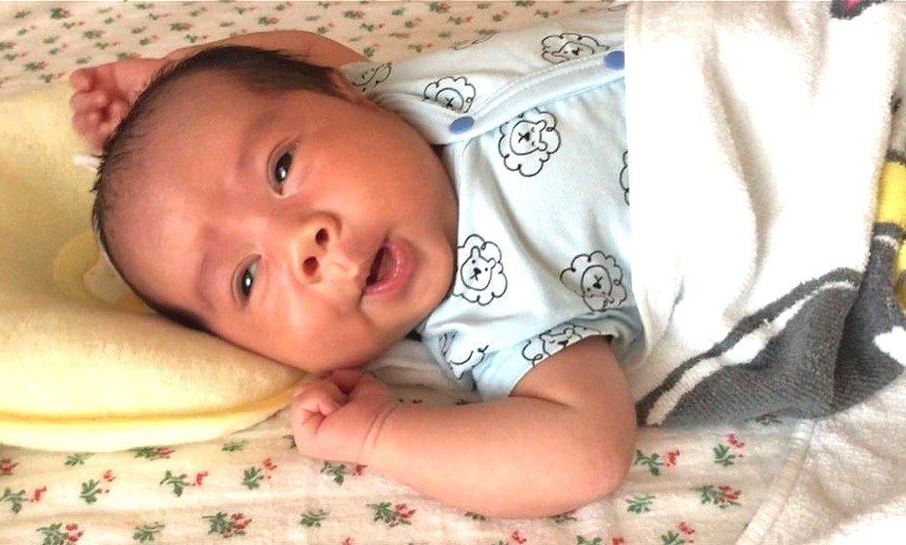 閲覧注意♡ 思わずニヤける！ベビーの変顔写真10選│AMOMA公式 母乳育児向け専門ハーブティー、アロマ、マッサージオイルAMOMAnatural care通販サイト