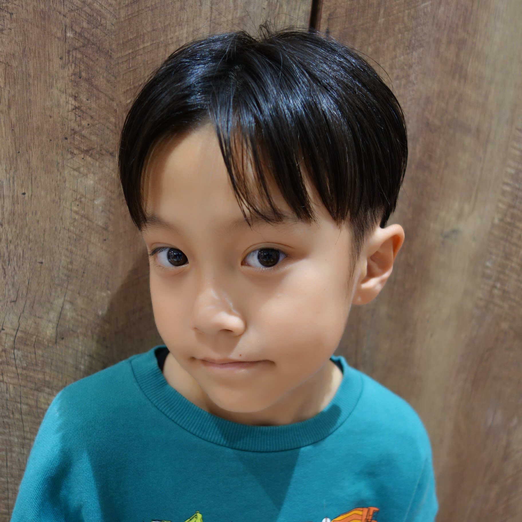 ツーブロックショート キッズ男性も多数来店 ：L117184895ニコル NICOLL のヘアスタイルホットペッパービューティ