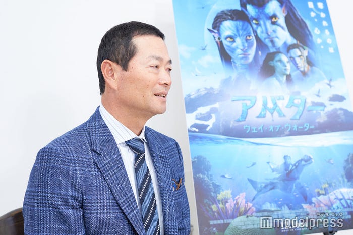 日傘をさす学生カップルのイラストかわいいフリー素材集 いらすとや