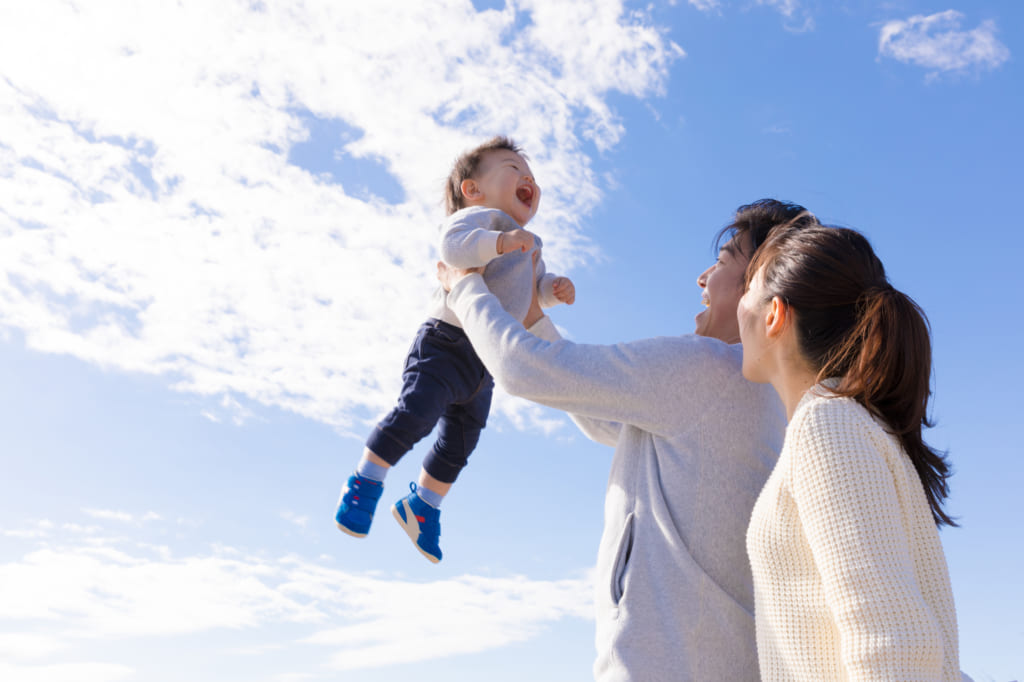 赤ちゃんはいつから笑うの？成長度合いによる笑いの意味と笑わせるコツを解説！comottocomottoコラム - NTTドコモ