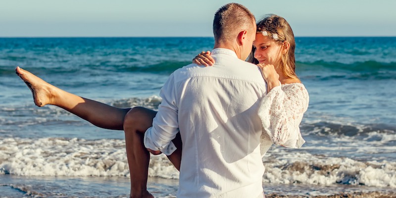 みなさんは公共の場でのカップルのスキンシップについてどう思いますか？😯﻿ ﻿ぜひ今回の投稿で感じたこと、日頃感じていることなどコメントで教えてください🥰﻿ ﻿ ﻿ 🍣﻿アイルランド アイルランド留学 ダブリン ダブリン留学 ワーホリ ワーキングホリデー カルチャー