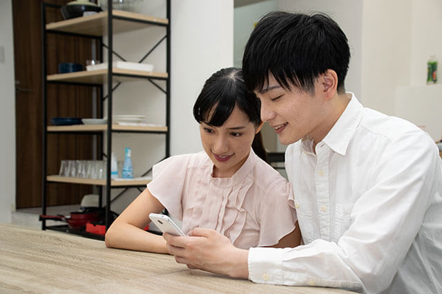 両家顔合わせに適した服装とは？新郎新婦、両親、兄弟姉妹の服装ポイントをご紹介Ringraph リングラフ