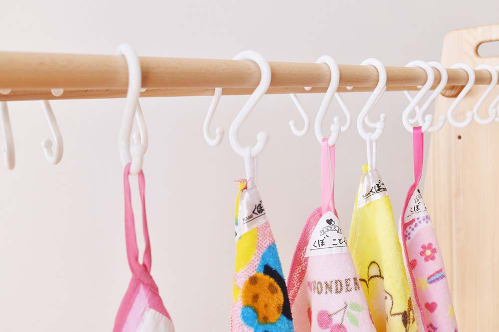 肩掛けタイプ◇ハンドタオル 電車柄 ホワイト車 男の子 肩掛け ショルダー 斜めがけ タオル 雑貨・その他 EMi プロフ必読 お急ぎ不可通販18186811Creema クリーマ