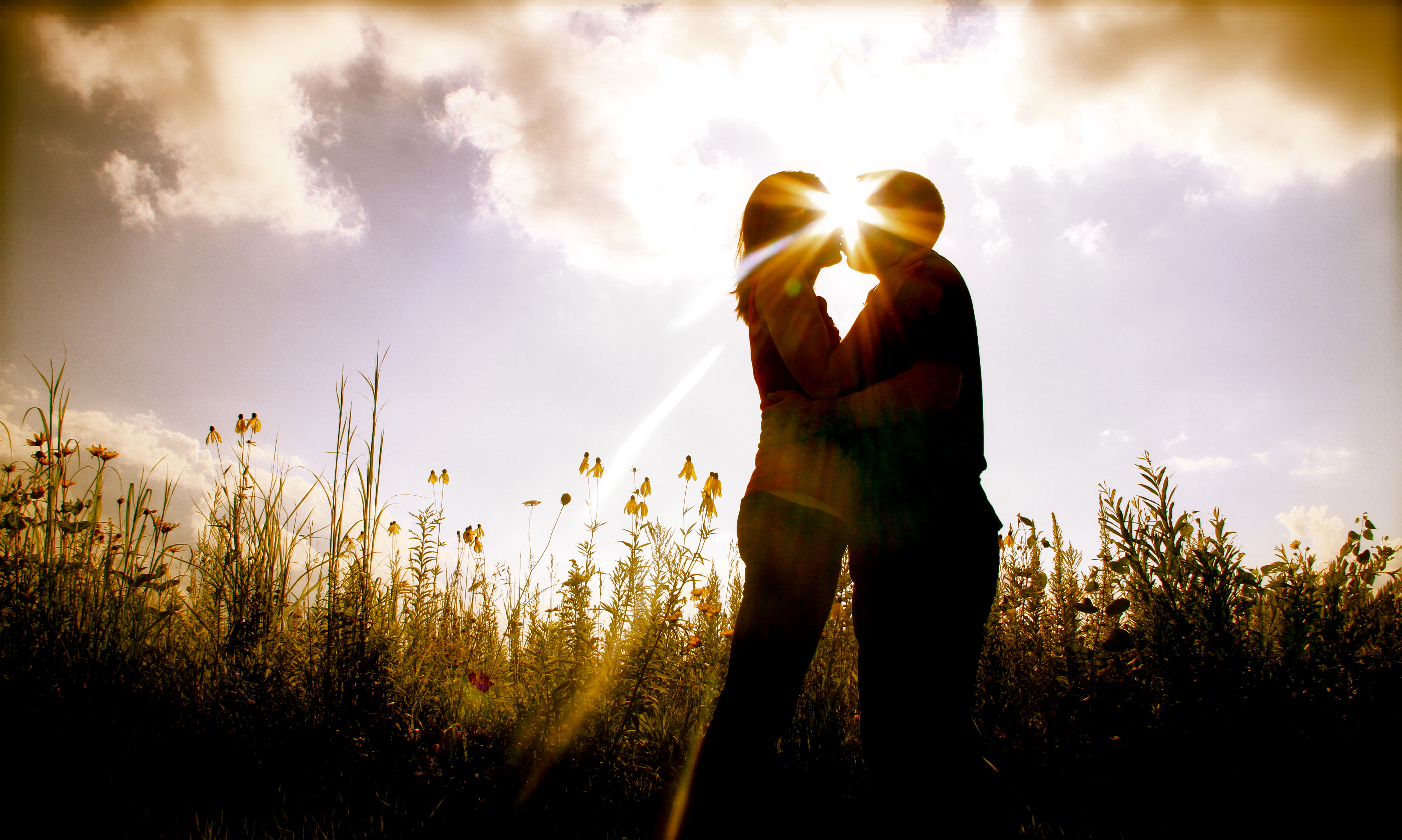 夕日とカップル 写真素材638348無料 - フォトライブラリ