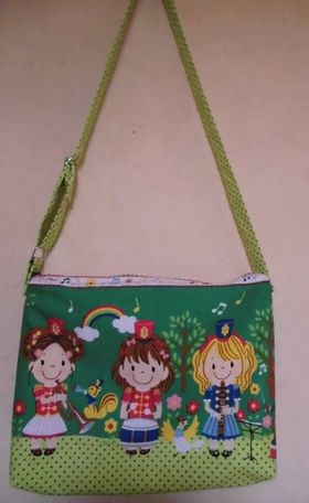 子供サイズ巾着ポシェットの作り方人形バッグにも ショルダーバッグドールキャリアバッグ