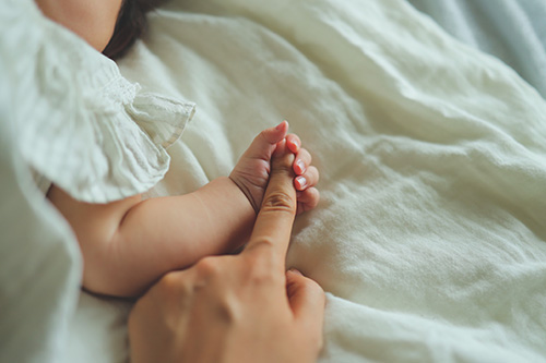 赤ちゃんの足が冷たい！靴下 の前にここをチェック♡ママ同士話せてスッキリ♪赤ちゃんとのお出かけが楽しくなるベビーマッサージ：山科