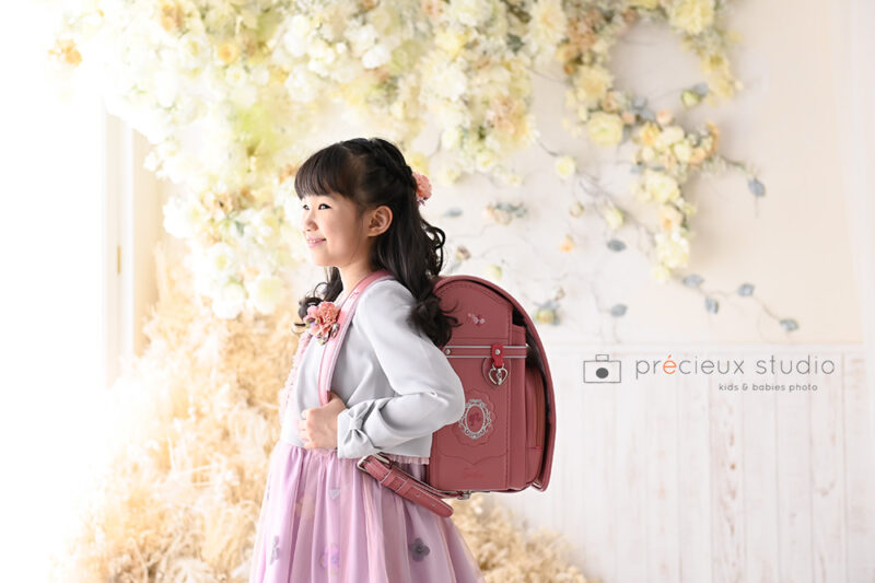 娘のランドセル姿の写真を撮って。長期的記憶を刻む。 – サチカメ