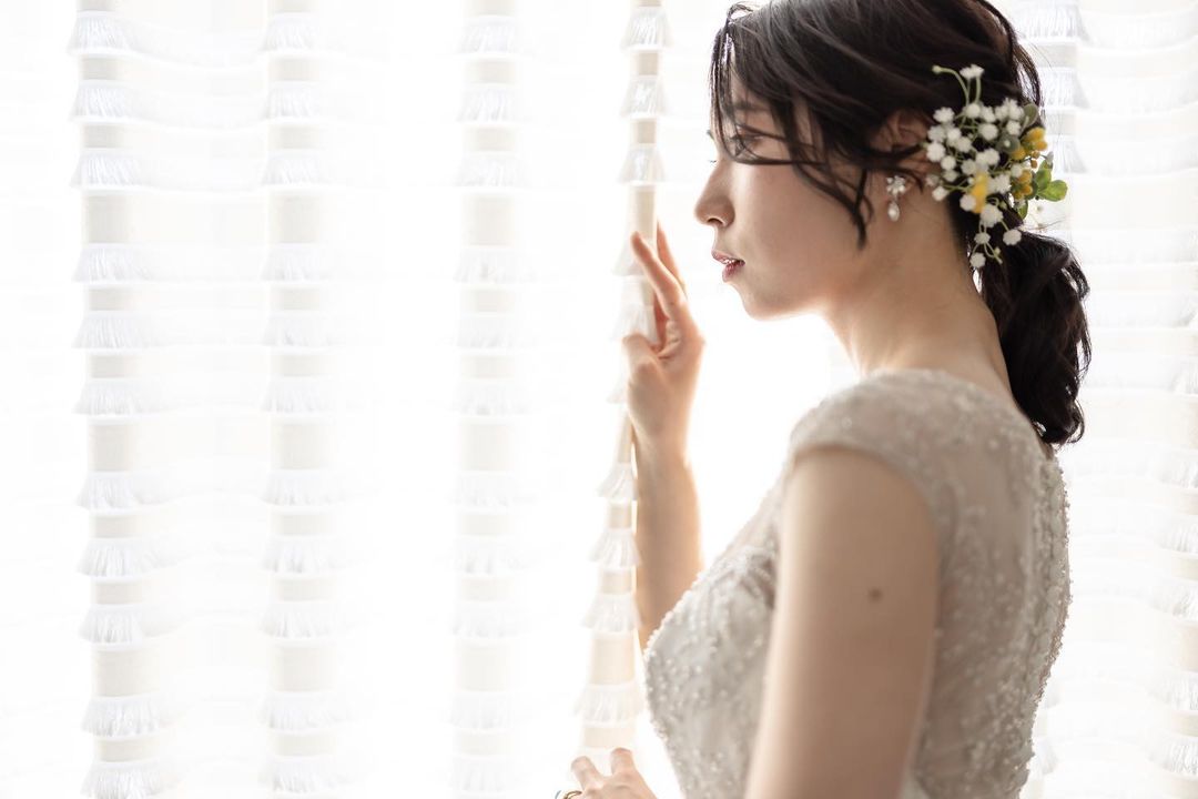 花嫁の髪型 シニヨンにしたい人必見！アレンジ実例とおすすめアクセサリーをご紹介結婚ラジオ結婚スタイルマガジン