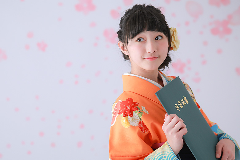 12歳小学校卒業記念写真 6年前と同じポーズで撮影 店舗ブログプレシュスタジオ