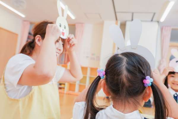 保育士の出し物14選！誕生日会やクリスマス会で使えるネタを紹介します！ - 手ぶら登園 保育コラム