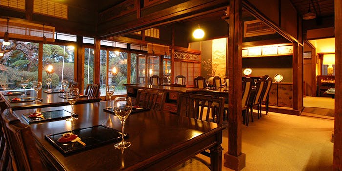 ハワイ子連れ家族4人ディナー、オーダー例つき！税・チップ込みで＄100前後で楽しめるレストラン6店！ - KAUKAUハワイのお得なクーポン＆予約ならカウカウ