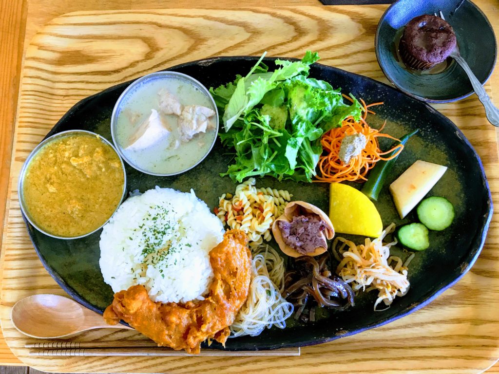 夏休みの家族旅行 子供の食事。ランチやディナーの選び方子連れの家族旅行！人気エリアのおすすめ口コミMomtrip