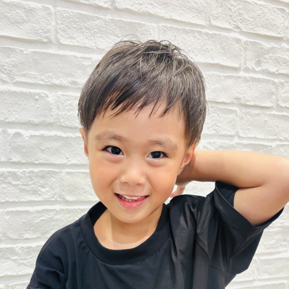 キッズカットはいつから始める？男の子＆女の子におすすめな髪型も紹介