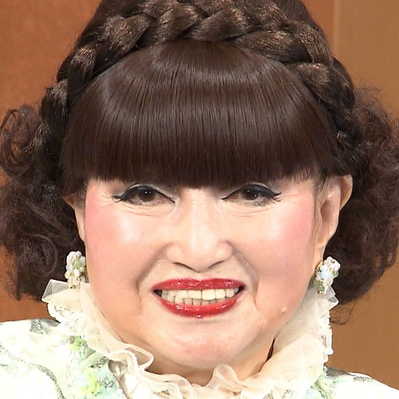 黒柳徹子、子供の無邪気な質問に神対応！「頭にアメが入ってるって本当？」 映画『窓ぎわのトットちゃん』ティーチイン付き舞台あいさつ - YouTube