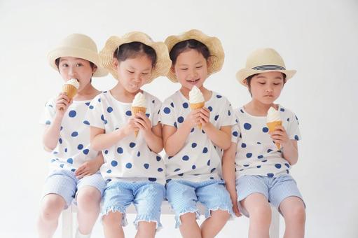 双子の種類: 二卵性と一卵性についてパンパース