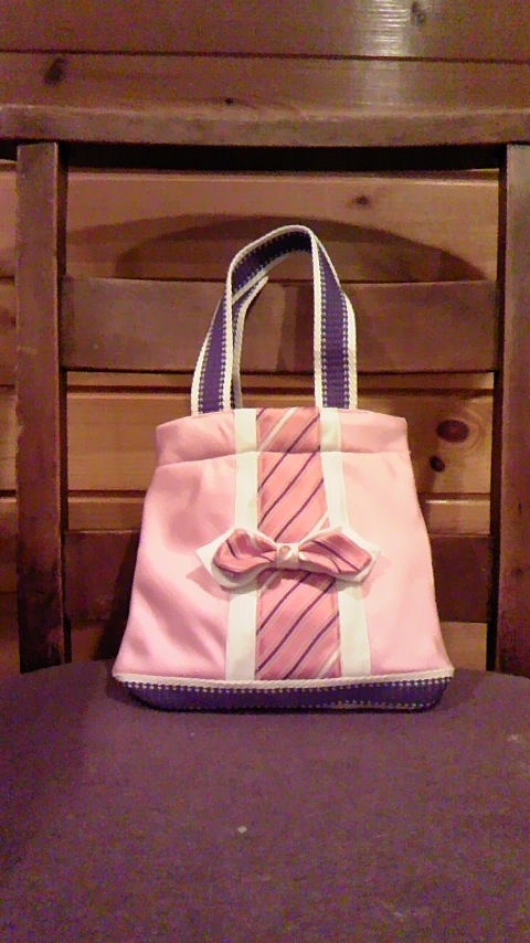 クリスマス、雪の結晶柄 キッズネクタイ ハンドメイドの通販 by つか's shop いちゃゆんラクマ