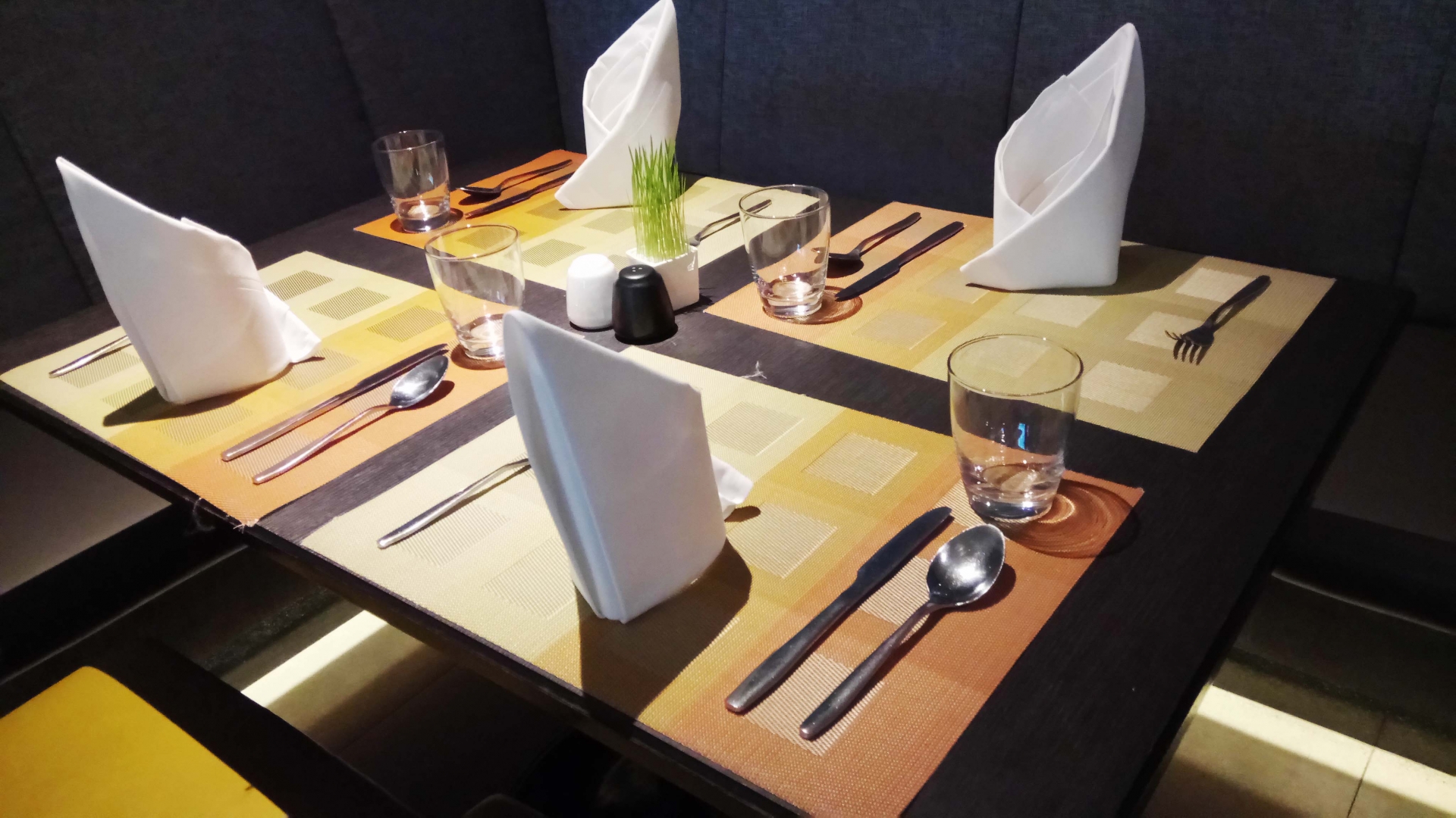 顔合わせ食事会に兄弟姉妹は参加する？どこまで呼ぶか考え方と参加の際の注意点