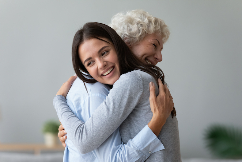 ハグの効果はストレス解消？恋人・女性同士のやり方やポイントを解説！fasme ファスミー