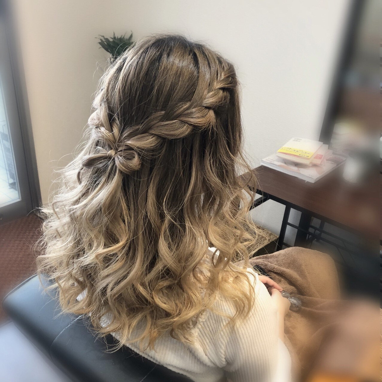 挙式から披露宴で髪型変える？今時花嫁のヘアチェンジは事情ANNAN WEDDING