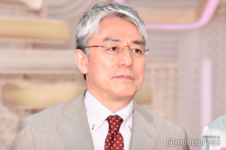 めざまし８月曜コメンテーターの村上佳菜子 さん 29 が電撃婚約を発表💗 おめでとうございます✨✨お相手は2つ年下でスキンケア関係の会社にお勤めの豊さん。かき氷屋さんでの出会いから宮古島でのプロポーズ秘話などなど。スタジオで生報告してくれました💬 生報告の