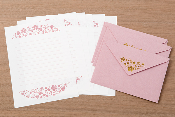 結婚式で読む手紙の便箋って決まりがあるの?おすすめレターセットを紹介! - マリアルウェディングメディア