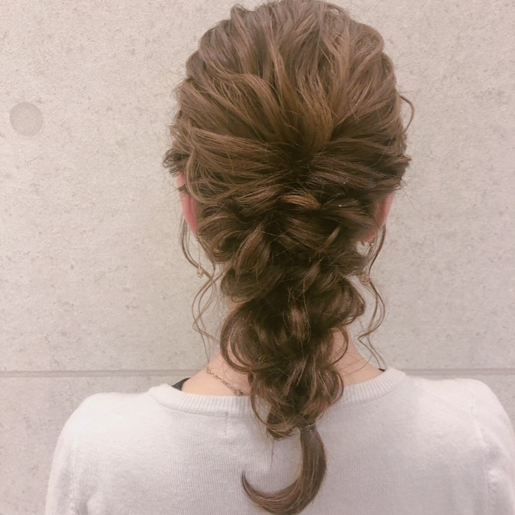 ボブハーフアップ 結婚式お呼ばれヘア♡自分で簡単にできちゃうアレンジ多数！Wedding Tipsウェディングのプロが届ける結婚式 のアドバイス