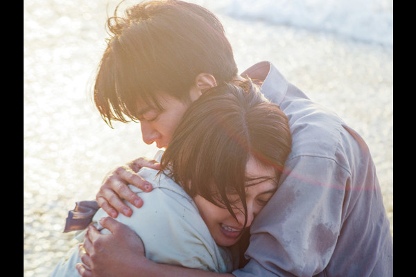 260,224 抱っこ 彼女 Stock Photos, High-Res Pictures, and Images - Getty Images膝に座る 17歳, 抱き上げる, 膝に座る 母娘