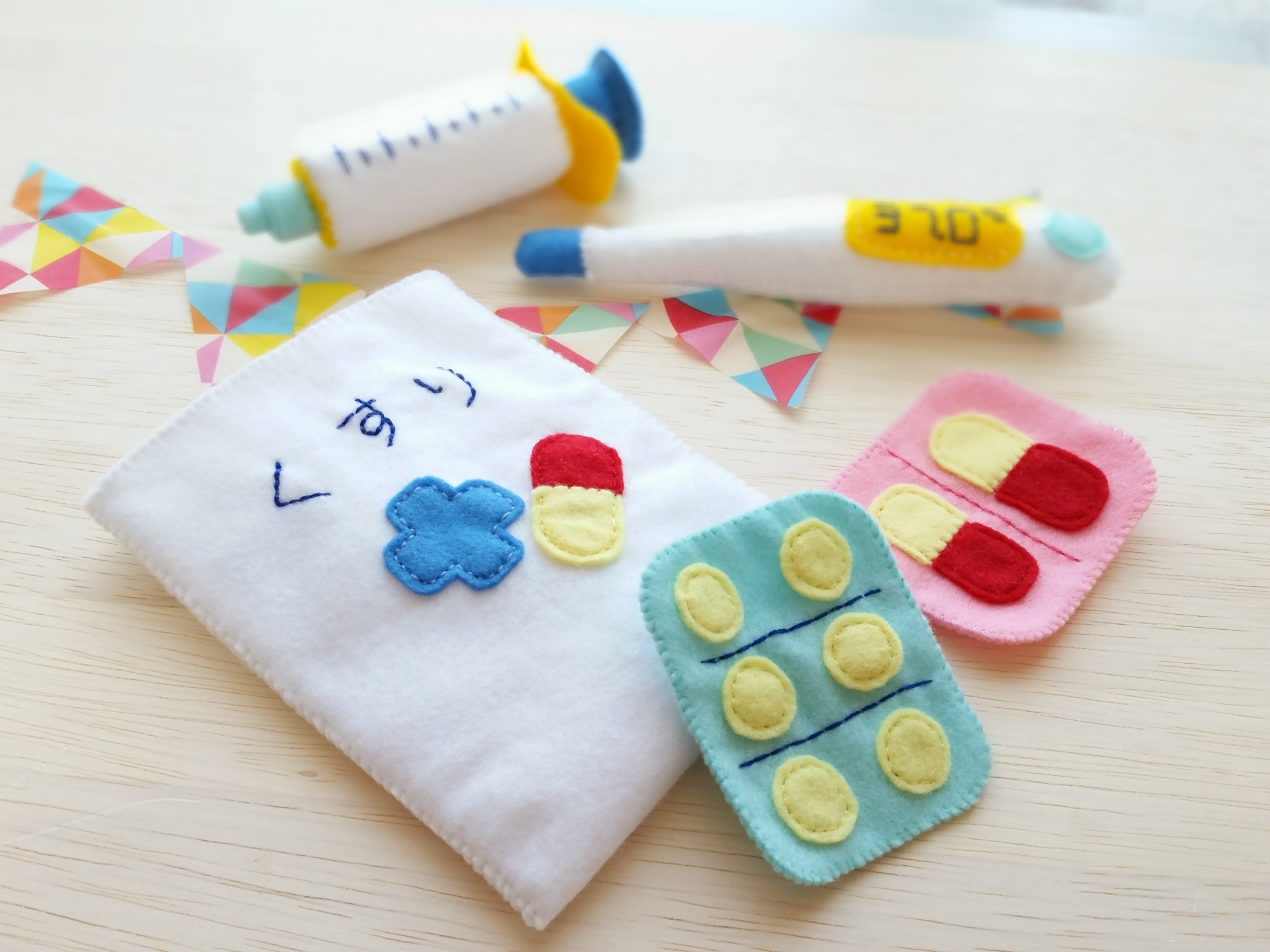 フェルト手作りおもちゃ 『おにぎり』保育と子育てのあんなcotoこんなcotoをお手伝いcototsukuriby子育て事業コンサルティング cotopas コトパス