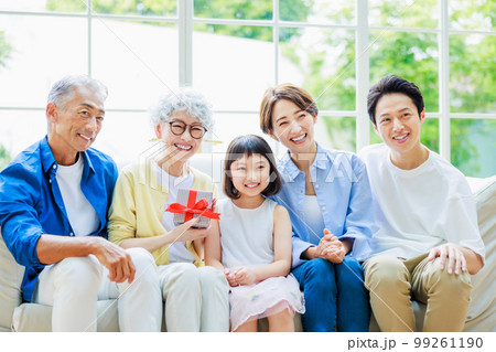 キーホルダー 子供の写真入れ 孫の写真で作る 祖父母へのプレゼント 世界でひとつの 顔はめ 着ぐるみ オリジナルグッツでギフトやお祝いにおすすめ -GiftMore プレゼント・ギフトの専門店 - プレゼント＆ギフトのギフトモール