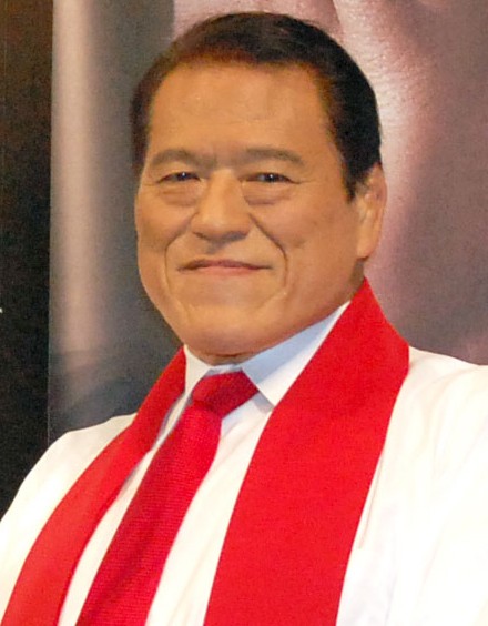 人前では強いかもしれないけど、 おうちではシャイで不器用なパパ」 娘が明かす、アントニオ猪木の素顔写真1枚目