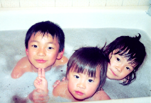 楽天市場P2倍+10%OFF 水遊び 噴水 お風呂 おもちゃ お風呂遊び おもちゃ おふろ シャワー 電動シャワー 玩具 幼児 赤ちゃん 子供こども キッズ 女の子 男の子 入浴用 知育玩具 角度調節可能 四つの吸盤付 防水加工 大きい噴射量 浴槽のおもちゃ 誕生日 出産祝い