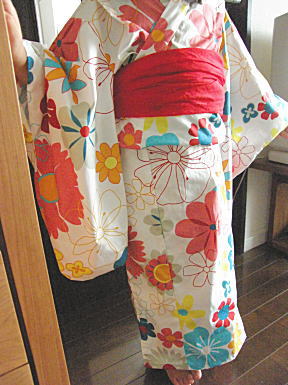 浴衣反物 浴衣生地 子供用 昭和レトロ 鞠 桜 梅柄 リップル生地の通販 by モスリン ラクマ