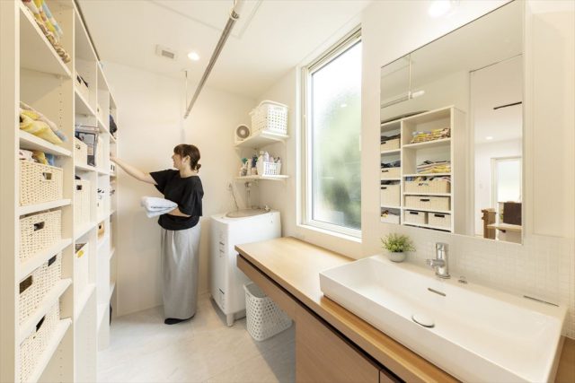 ランドリールームやファミリークローゼットのある間取りづくり家事動線の良い平屋の事例についてもご紹介KONOHANA STYLEMAGAGINE