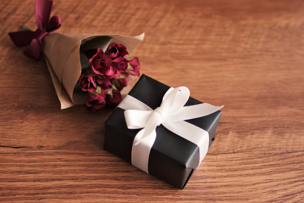 夫・旦那が喜ぶ誕生日プレゼント人気ランキング！2025年の最新トレンドギフトもご紹介MOOD MARK IDEA ムードマークアイデア