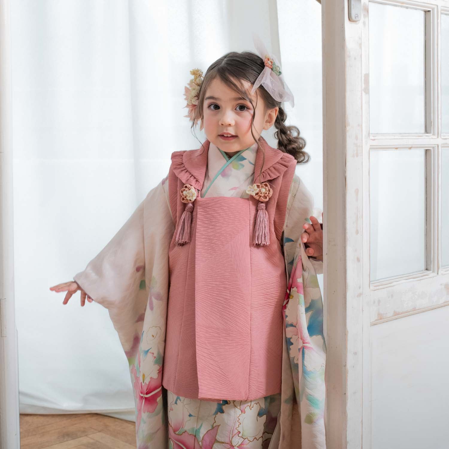 T3-004G 三歳祝着 赤総絞り 白被布 - 円居の着物レンタル－東京・日本橋