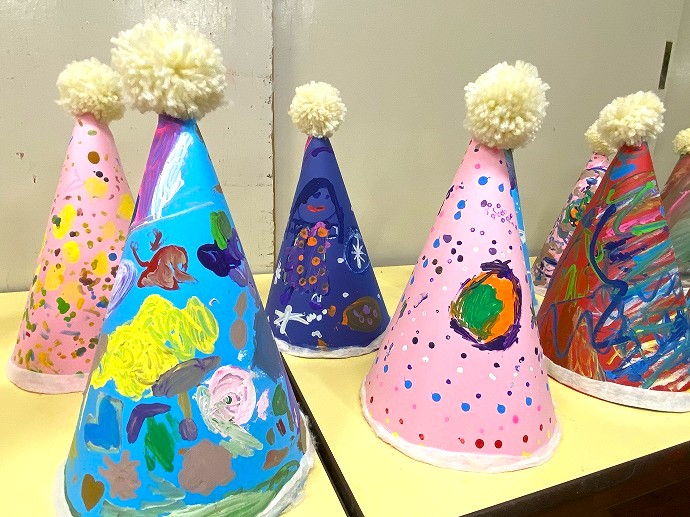 クリスマス制作 帽子2022 12 – 家事・保育・介護サポートの株式会社ポレ・ポレ