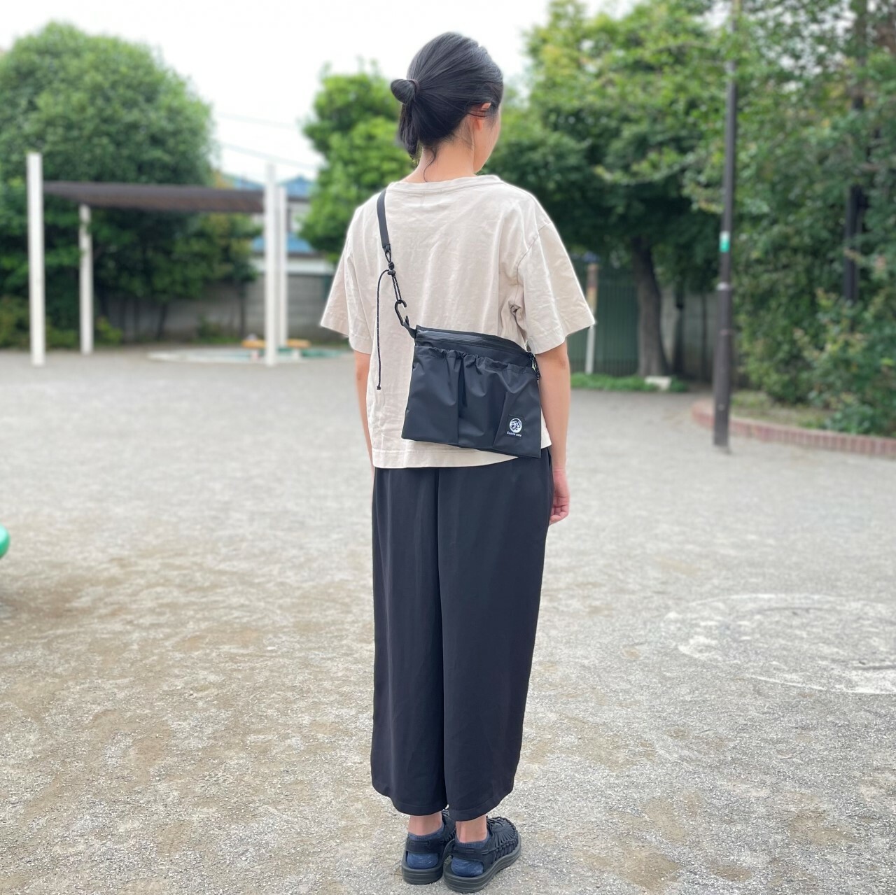 抱っこ紐・エルゴに取り付けて不便を解消するショルダーバッグ「カンガルーバッグ」Kaede note