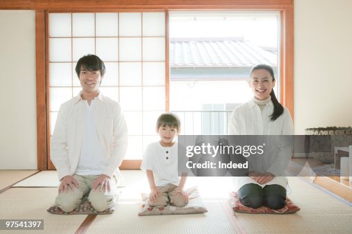 正座する女性の後ろ姿イラスト - No: 2650968無料イラスト・フリー素材なら「イラストAC」