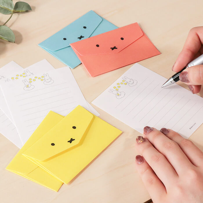 敬老の日に手作りキーホルダーをプレゼント 100均グッズ敬老の日 手形